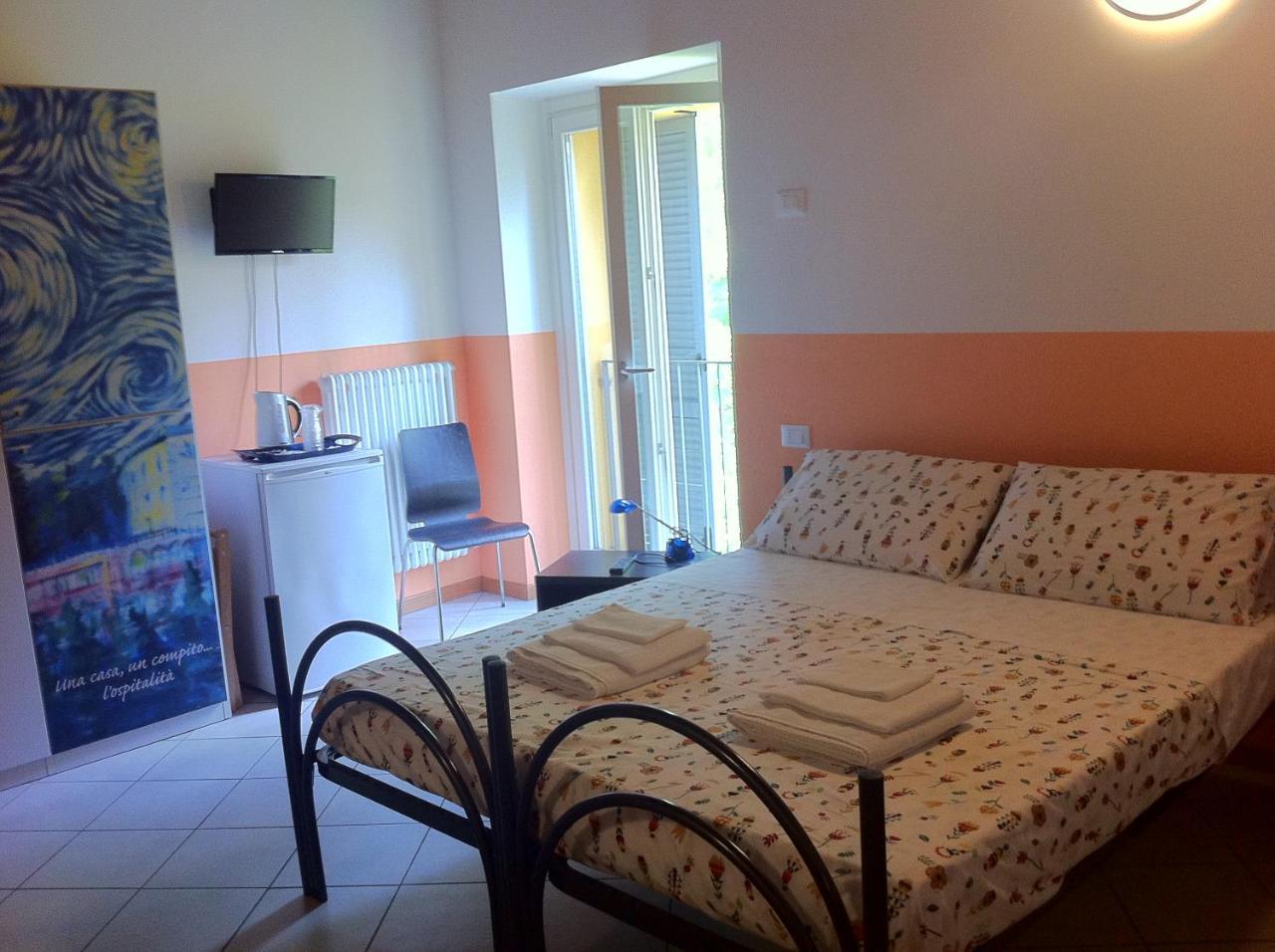 Ostello Residenza Molinatto Oggiono ภายนอก รูปภาพ