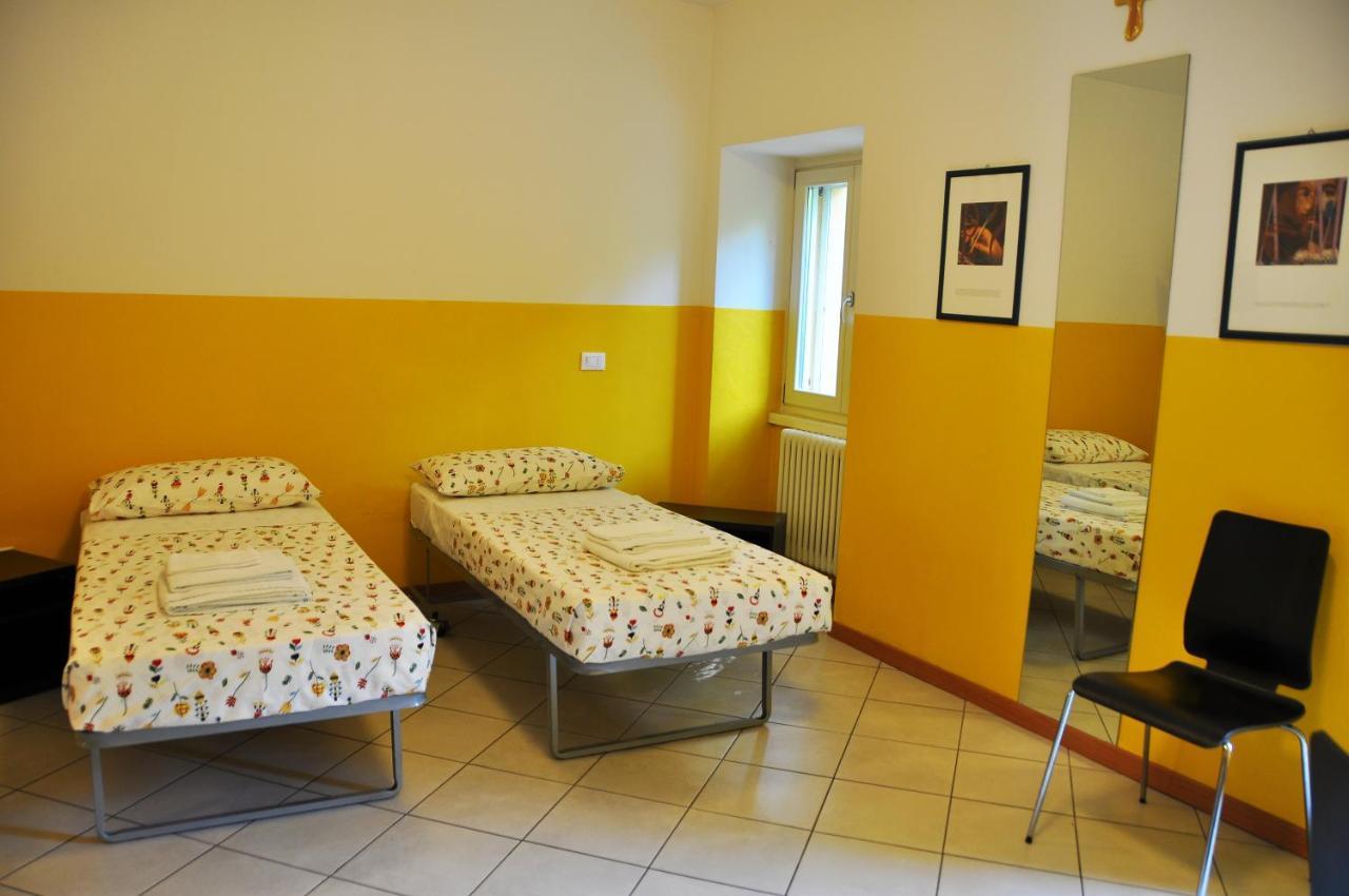Ostello Residenza Molinatto Oggiono ภายนอก รูปภาพ